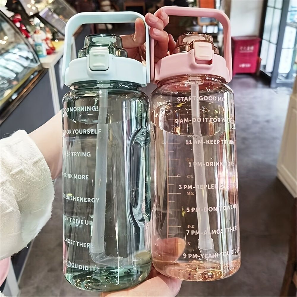 Duża butelka sportowa 2000 ml ze słomką – widok produktu 4 | Kidartsy
