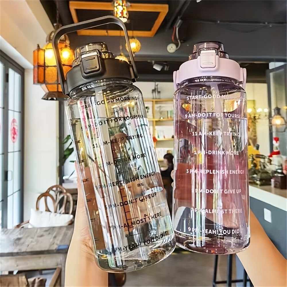 Duża butelka sportowa 2000 ml ze słomką – widok produktu 6 | Kidartsy
