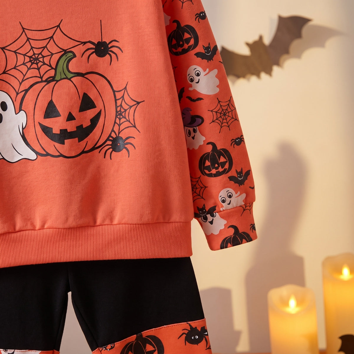 Komplet dziewczęcy na Halloween z duszkami, bluza i legginsy, detail macro