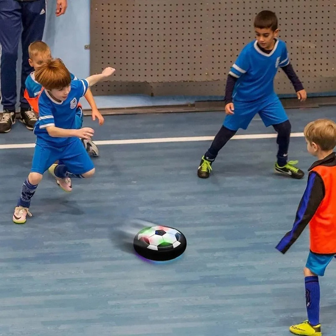 Lewitująca Piłka Nożna LED – Sportowa Zabawa w Domu dla Dzieci – widok produktu 2 | Kidartsy