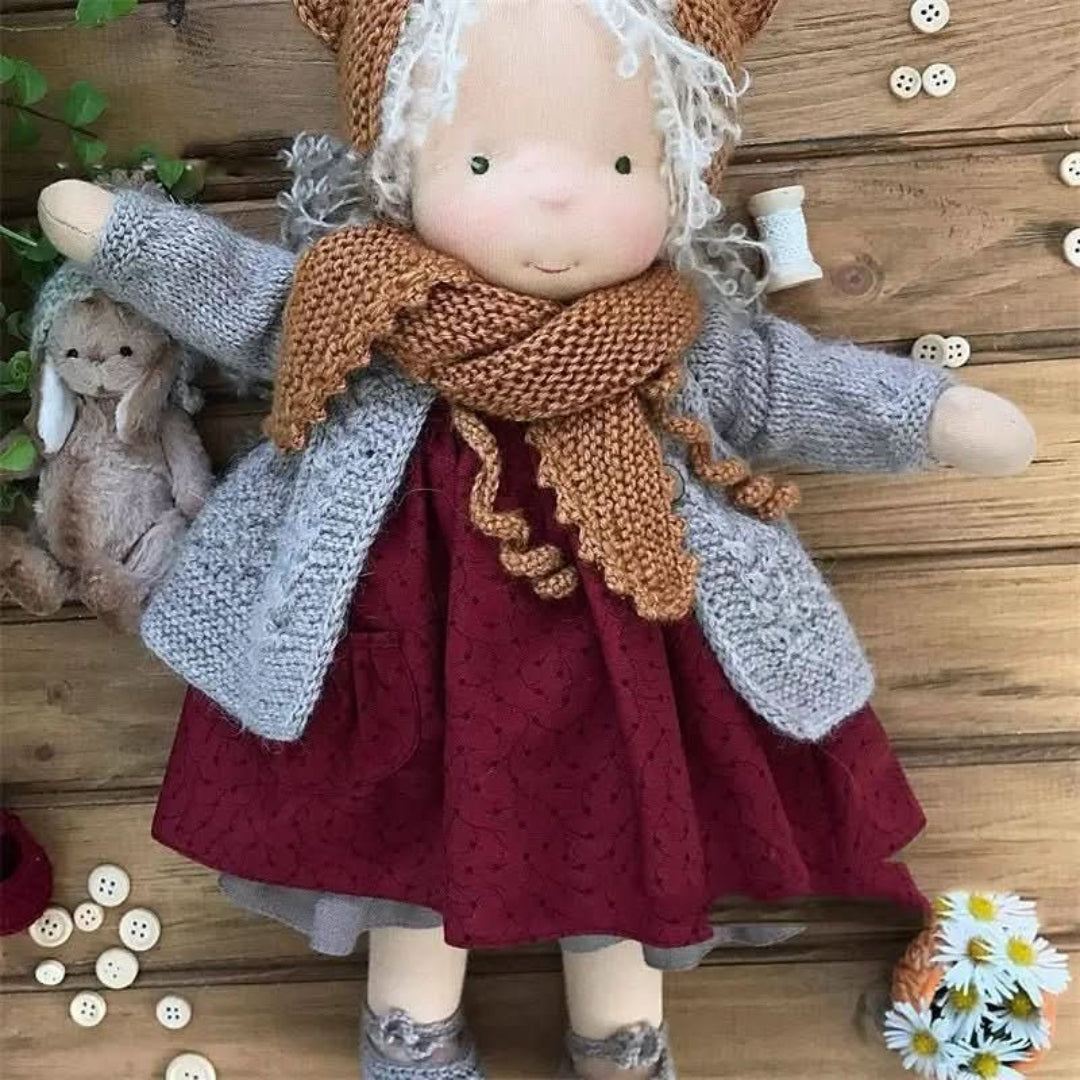 Ręcznie Robiona Laleczka Waldorfska Z Akcesoriami – Miękka Bawełniana Laleczka – widok produktu 12 | Kidartsy